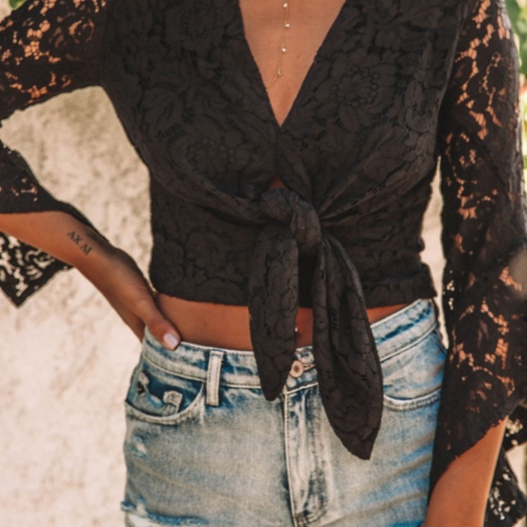 Black Lace Crop Top - Vici - Picture 2 of 3